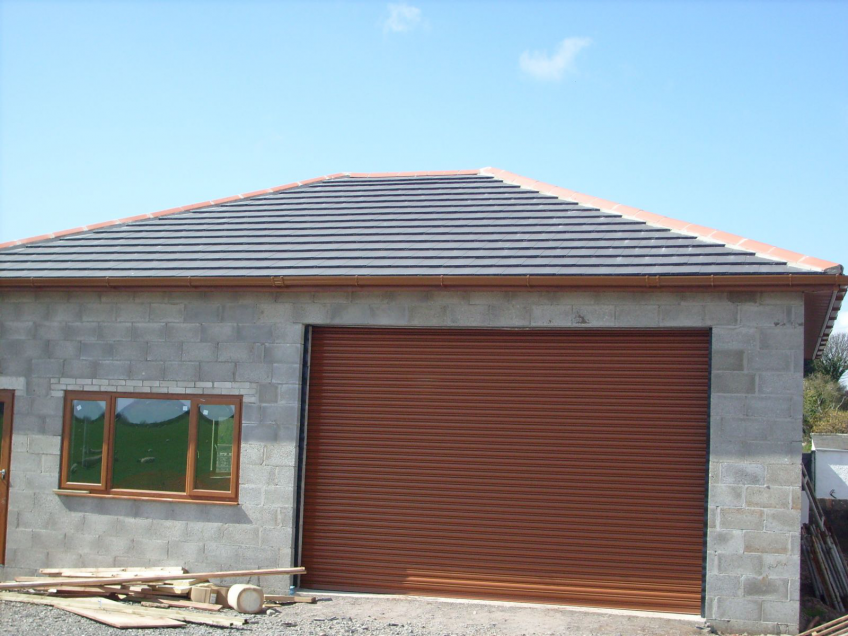 Roof repairs Bridgend and projects throughout South Wales. Slate Roofs